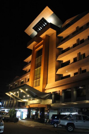Отель Hotel Kini Pontianak  Понтианак